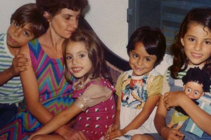 Tere con los cuatro hijos de Hugo